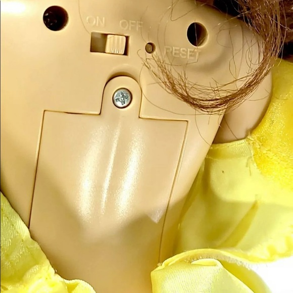 2002 DISNEY BEAUTY AND THE BEAST INTERACTIVE TALKING BELLE DOLL - Picture 7 of 9